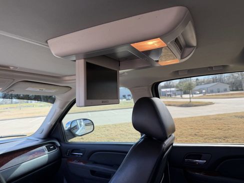 Used 2012 Chevrolet Avalanche LTZ image 14