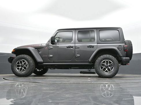 Used 2024 Jeep Wrangler Unlimited Rubicon w/ Technology Group AWD/4WD image 43