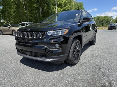 New 2026 Jeep Compass Latitude AWD/4WD image 3