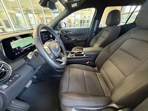 Used 2026 Chevrolet Equinox LT AWD/4WD image 28