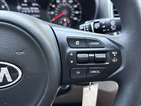 Used 2017 Kia Sorento LX image 15