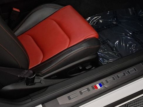 Used 2017 Chevrolet Camaro SS image 36