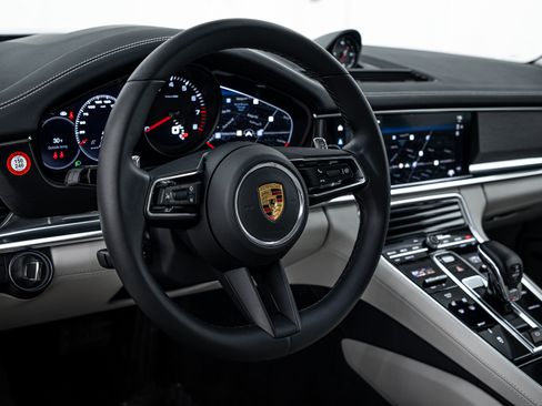 Certified 2022 Porsche Panamera 4 Platinum Edition image 15