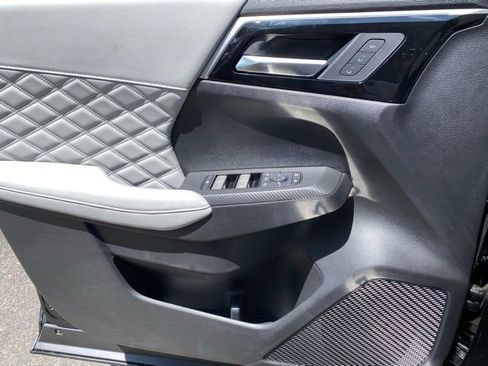 New 2025 Mitsubishi Outlander SEL image 13