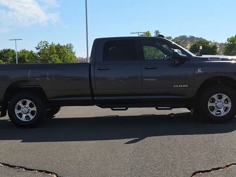 Used 2022 RAM 3500 Big Horn w/ Level C Equiment Group AWD/4WD image 9