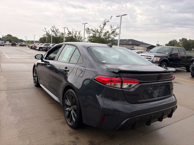 Used 2025 Toyota Corolla SE w/ SE Premium Package FWD image 5