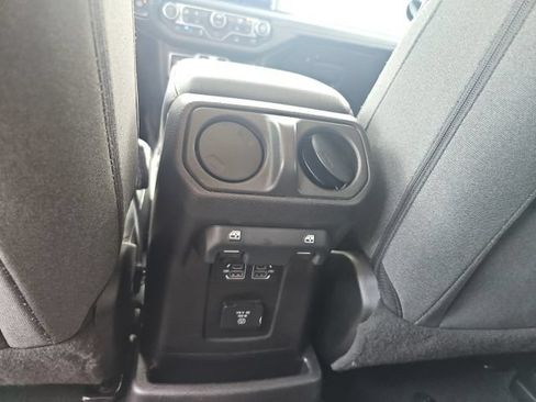 Used 2024 Jeep Wrangler Unlimited Sahara AWD/4WD image 13