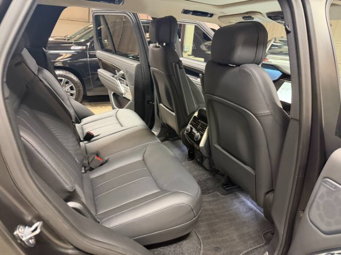 Used 2025 Land Rover Range Rover SE AWD/4WD image 28