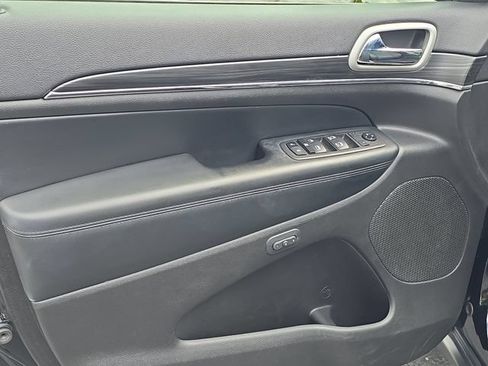 Used 2021 Jeep Grand Cherokee Limited AWD/4WD image 9