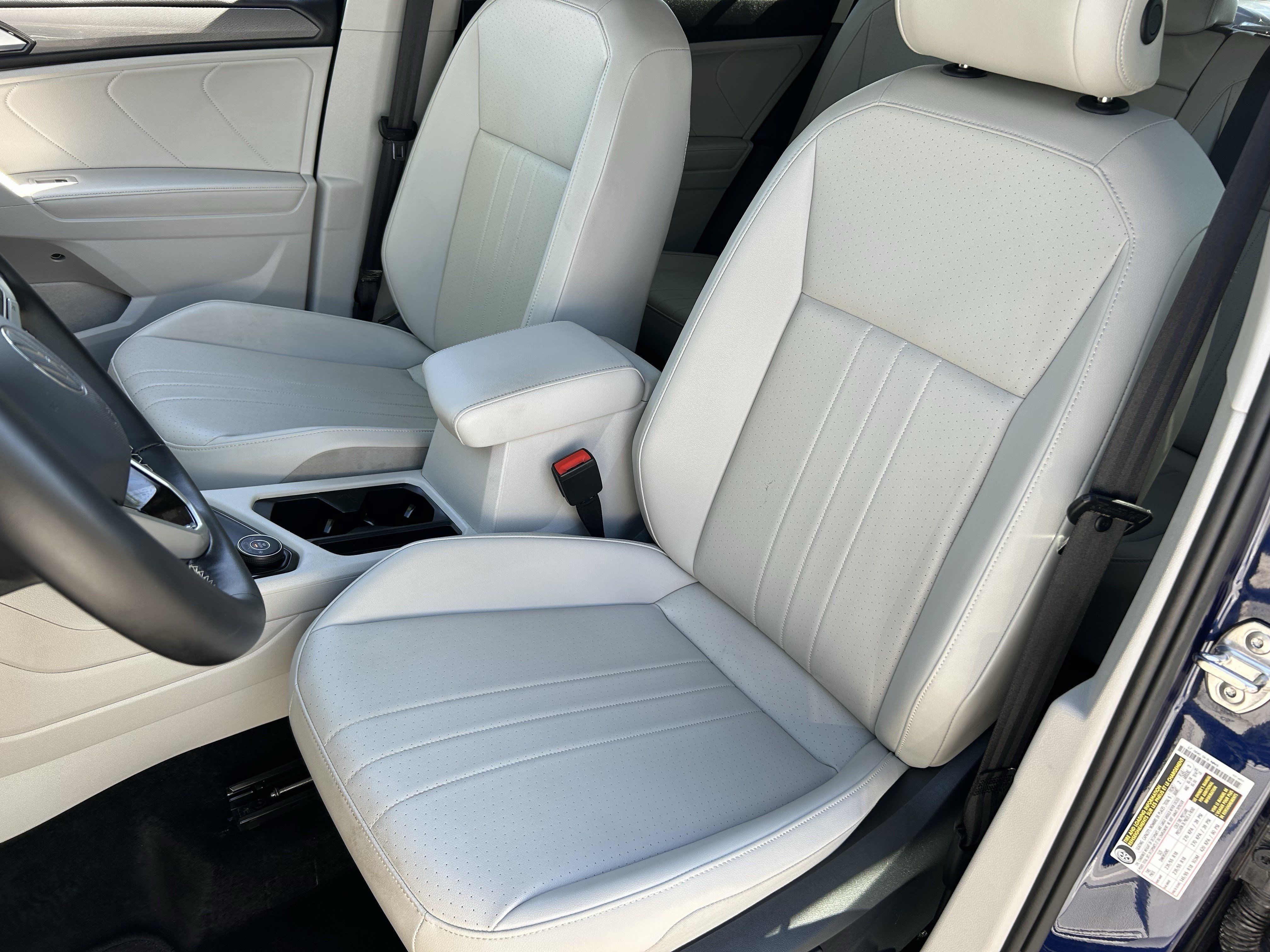 Used 2024 Volkswagen Tiguan SE AWD/4WD image 18