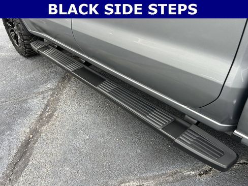 Used 2023 Chevrolet Silverado 1500 ZR2 w/ Technology Package image 11