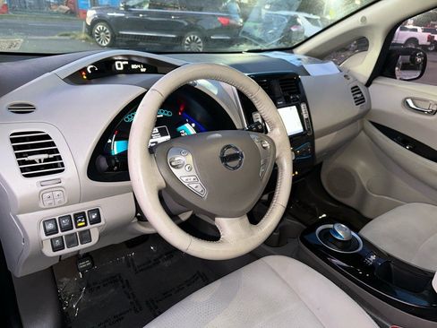 Used 2015 Nissan Leaf SV FWD image 16