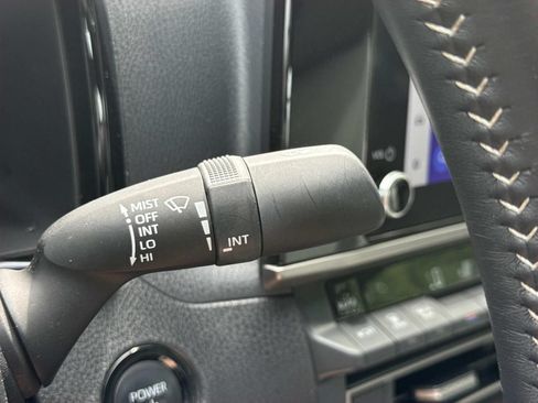 Used 2025 Toyota Camry SE FWD image 17