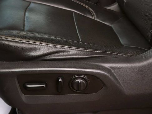 Used 2019 GMC Sierra 1500 SLT w/ SLT Premium Plus Package AWD/4WD image 19