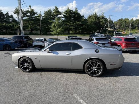 Used 2017 Dodge Challenger R/T Scat Pack RWD image 10