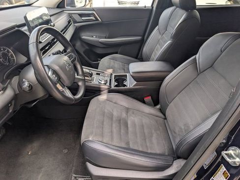 Used 2024 Mitsubishi Outlander FWD image 8