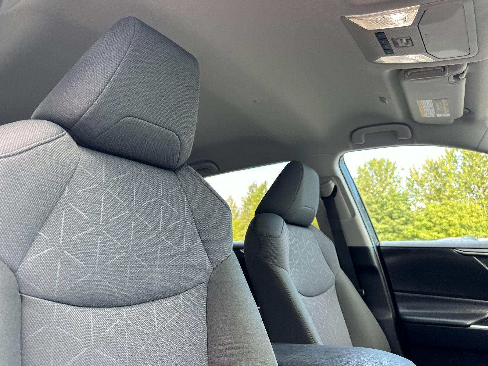 Used 2025 Toyota RAV4 XLE AWD/4WD image 16