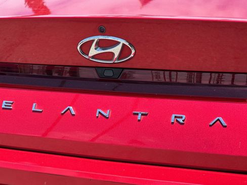 Used 2021 Hyundai Elantra SEL FWD image 25