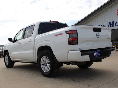 Used 2022 Nissan Frontier SV AWD/4WD image 7