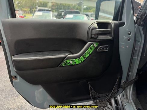 Used 2014 Jeep Wrangler Unlimited Rubicon AWD/4WD image 14
