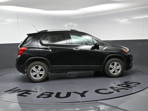 Used 2020 Chevrolet Trax LT w/ LT Convenience Package AWD/4WD image 10