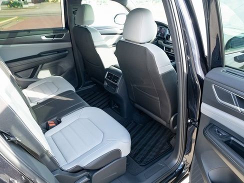 New 2026 Volkswagen Atlas Cross Sport SEL R-Line image 38