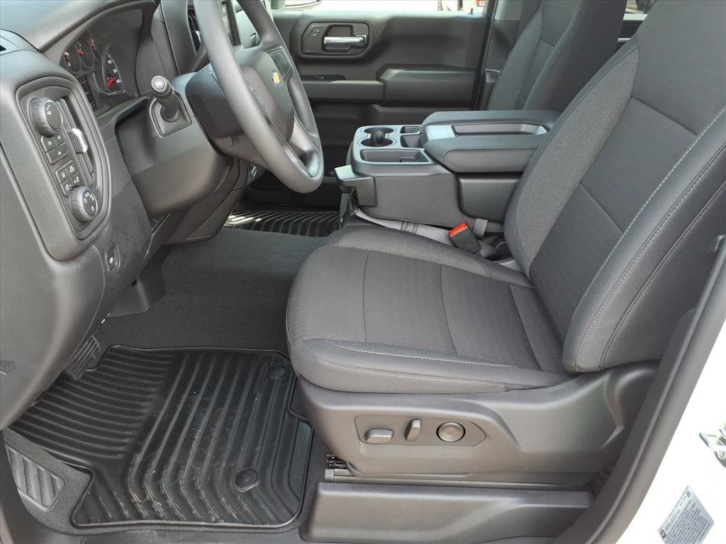 New 2026 Chevrolet Silverado 2500 Custom w/ Custom Value Package AWD/4WD image 9