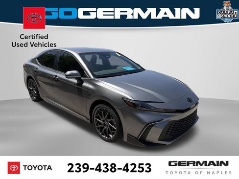 Used 2025 Toyota Camry SE FWD image 3