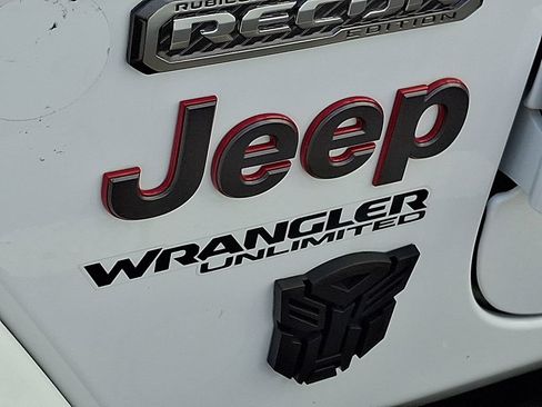 Used 2022 Jeep Wrangler Unlimited Rubicon w/ Xtreme Recon 35" Tire Package AWD/4WD image 9