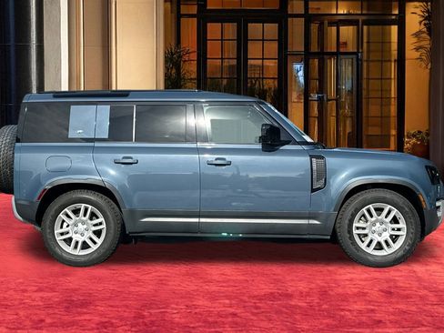 Used 2022 Land Rover Defender 110 S image 9