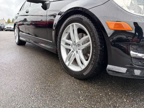 Used 2013 Mercedes-Benz C 250 Sedan image 13