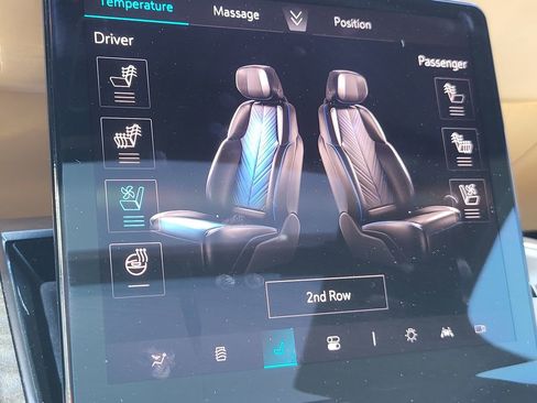 New 2025 Cadillac Escalade IQ Luxury 2 w/ LPO, Etrunk Organizer Package image 33