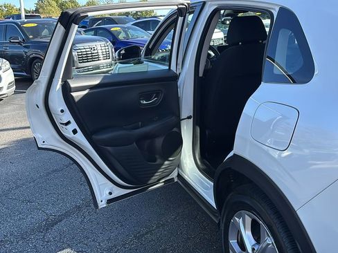 Certified 2025 Honda HR-V LX image 28