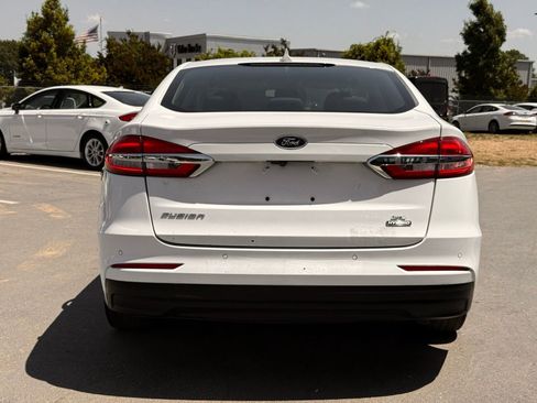 Used 2020 Ford Fusion SE FWD image 8