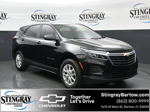 Used 2023 Chevrolet Equinox LS FWD image 1