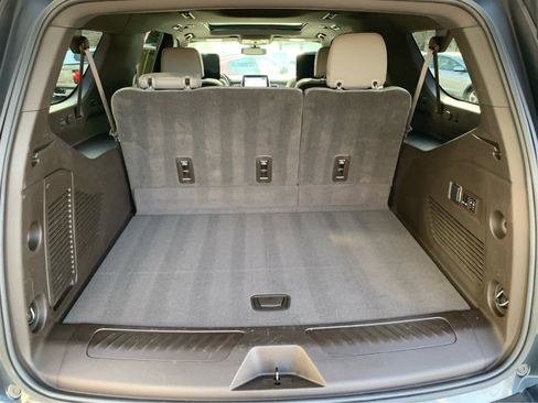 Used 2021 GMC Yukon XL SLT w/ SLT Premium Package image 6