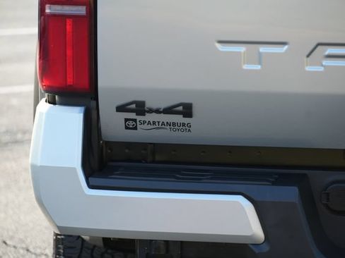Used 2024 Toyota Tacoma TRD Off-Road AWD/4WD image 7