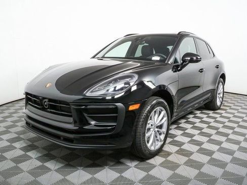 New 2026 Porsche Macan image 1