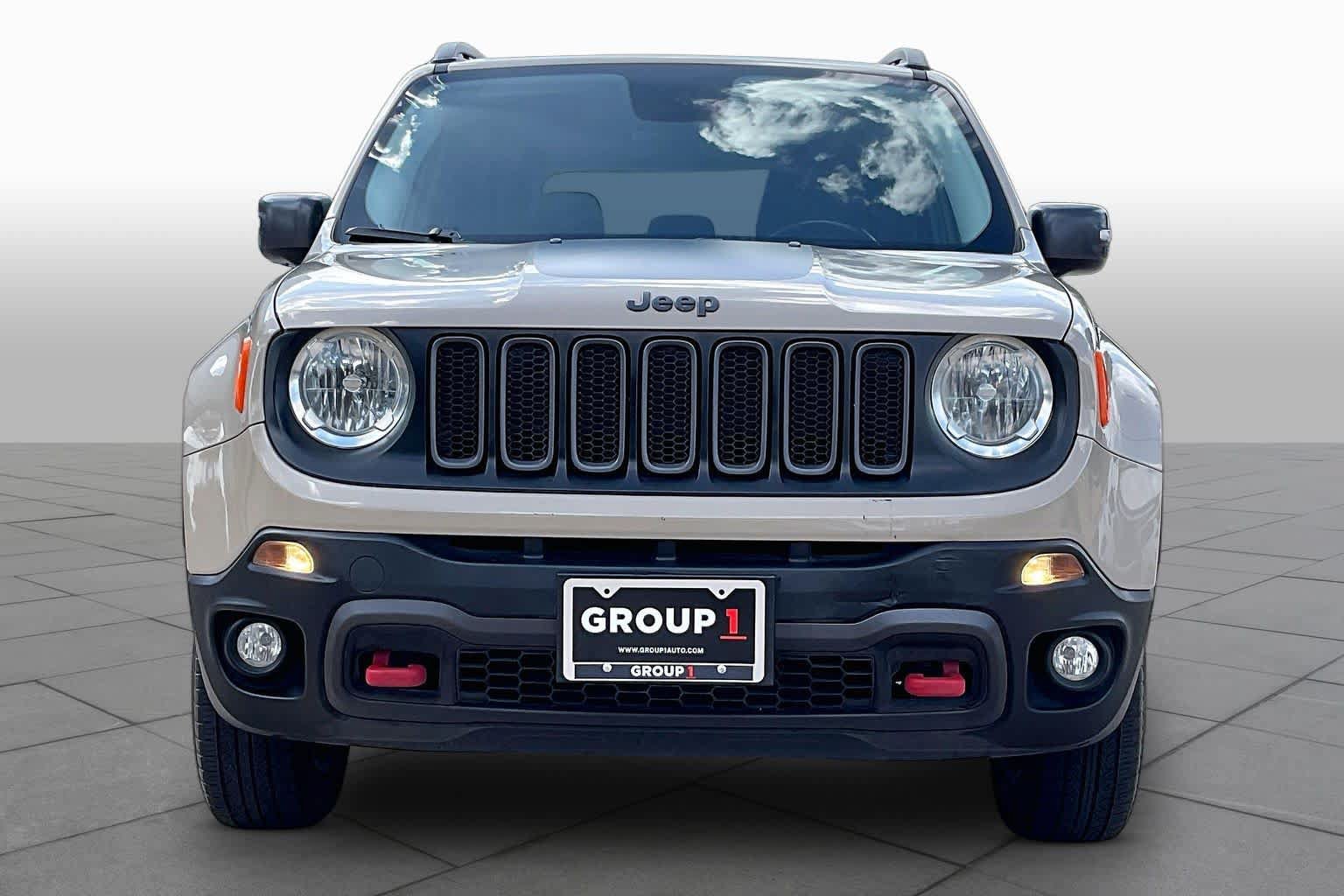 Used 2015 Jeep Renegade Trailhawk AWD/4WD image 4