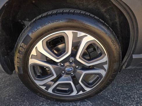 Used 2023 Subaru Ascent Limited AWD/4WD image 36