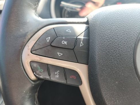 Used 2016 Jeep Cherokee Latitude FWD image 31