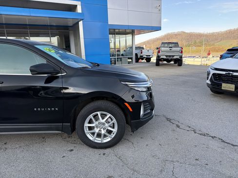 Used 2024 Chevrolet Equinox LT AWD/4WD image 2