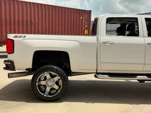 Used 2015 Chevrolet Silverado 2500 LTZ w/ Duramax Plus Package AWD/4WD image 7