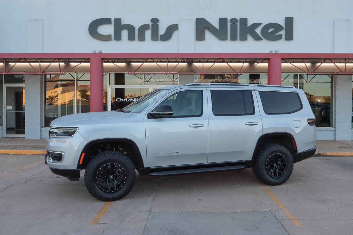 Used 2024 Jeep Wagoneer Series II AWD/4WD image 1