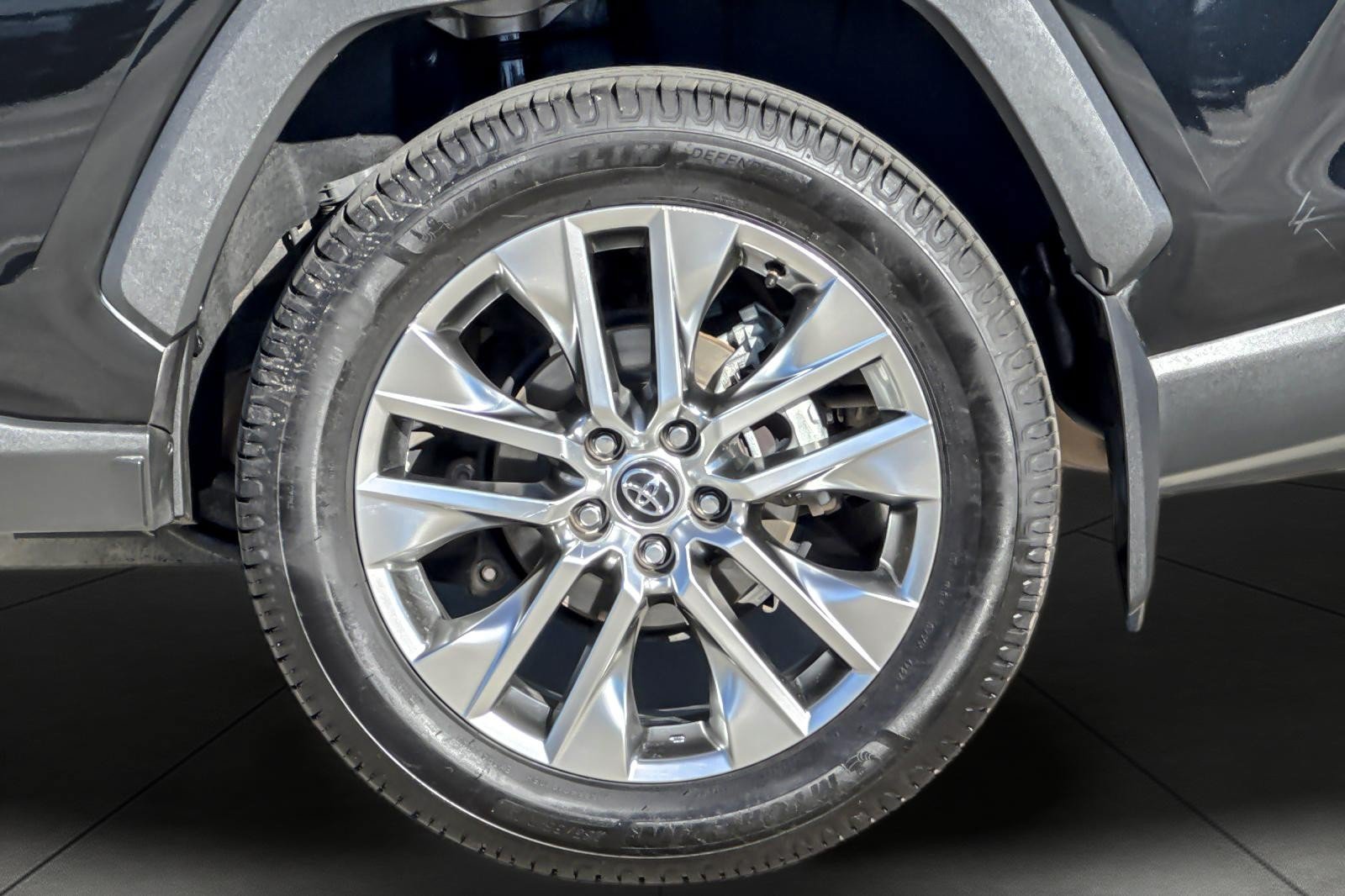 Certified 2020 Toyota RAV4 XLE Premium AWD/4WD image 25