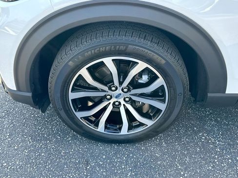 Used 2025 Ford Explorer ST-Line w/ Premium Package image 33