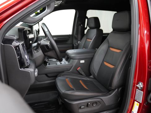 Used 2024 GMC Sierra 2500 AT4 w/ AT4 Preferred Package image 4