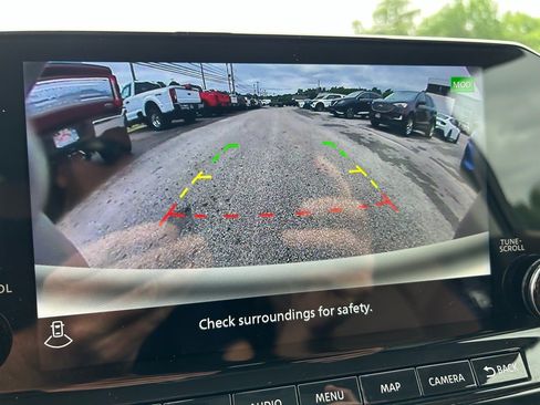 Used 2024 Nissan Pathfinder Platinum w/ Cargo Package image 33