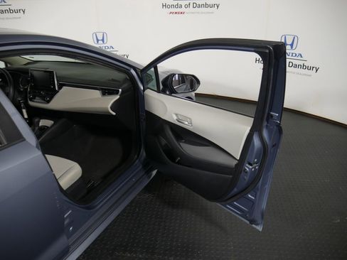 Used 2020 Toyota Corolla LE image 7