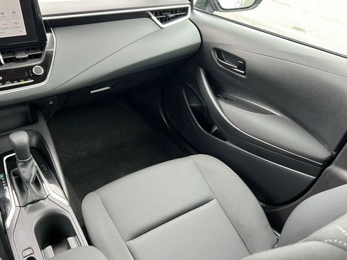 Certified 2025 Toyota Corolla LE image 18